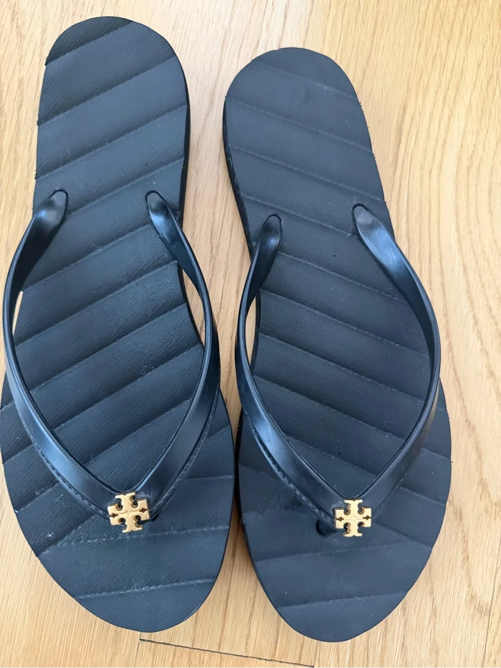 Tory Burch Black Flip Flop Sandals with Gold Logo - Picture 1 of 5